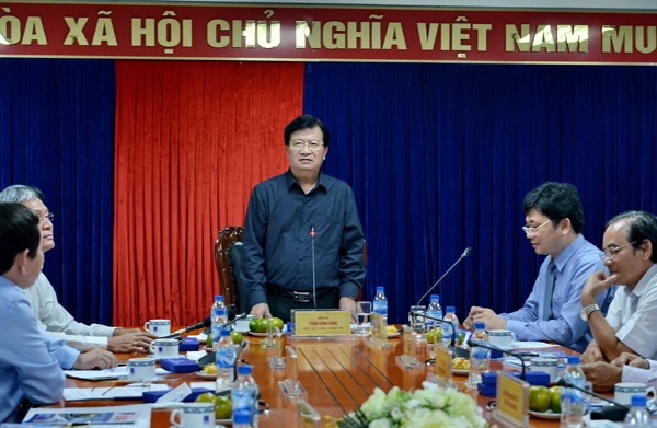 PTT Trịnh Đình Dũng: Lọc dầu Dung Quất là quả tạ của kinh tế Quảng Ngãi - ảnh 2