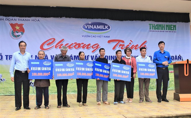 Vinamilk hỗ trợ 3 tỷ đồng cho người dân vùng lũ ở Yên Bái, Hòa Bình và Thanh Hóa - ảnh 2