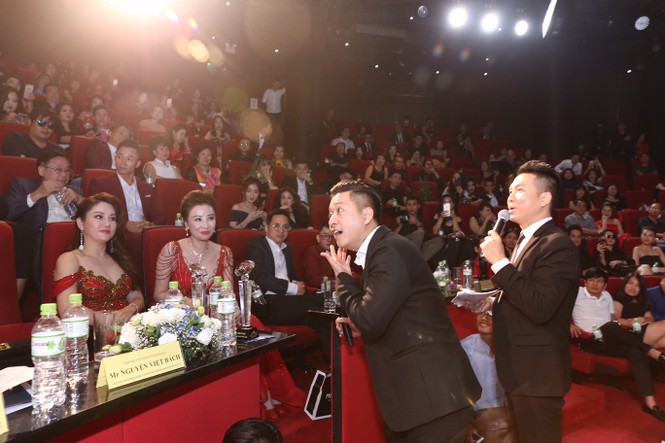 Ca sĩ Tuấn Hưng đấu giá nhẫn kim cương ủng hộ đồng bào vùng lũ - ảnh 4
