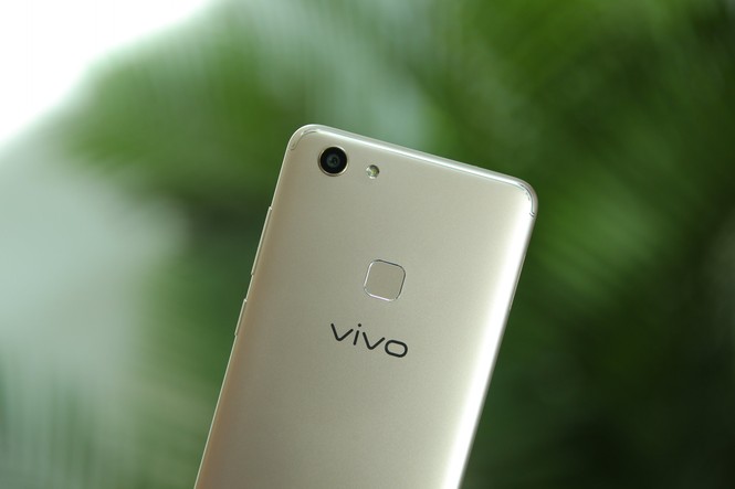 Mua Vivo V7, nhận ngay quà chất tại FPT Shop - ảnh 2