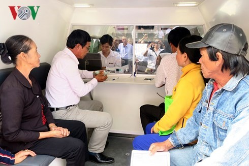 Triển khai ngân hàng lưu động đầu tiên ở phía Nam - ảnh 1