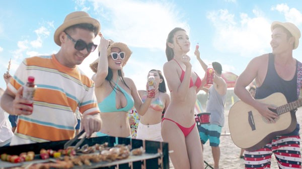Huyền My lại diện bikini ‘gây bão’ với thân hình nuột nà, trắng nõn - ảnh 3