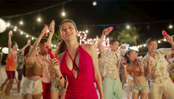 Huyền My lại diện bikini ‘gây bão’ với thân hình nuột nà, trắng nõn - ảnh 4