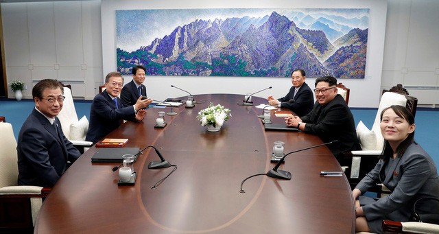 Em gái ông Kim Jong-un đỏ mặt vì được gọi là 'ngôi sao' - ảnh 12