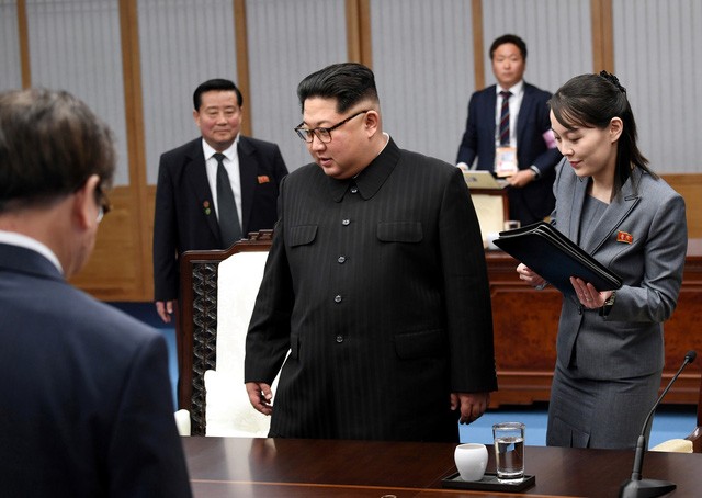 Em gái ông Kim Jong-un đỏ mặt vì được gọi là 'ngôi sao' - ảnh 8