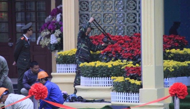 Chó nghiệp vụ, xe bọc thép bảo vệ an ninh ở ga Đồng Đăng - ảnh 1