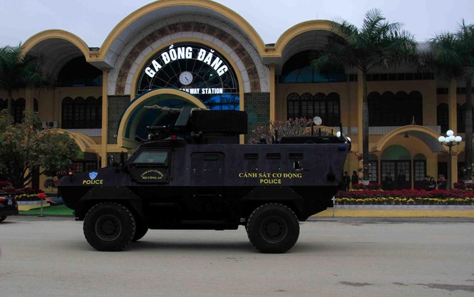 Chó nghiệp vụ, xe bọc thép bảo vệ an ninh ở ga Đồng Đăng - ảnh 4