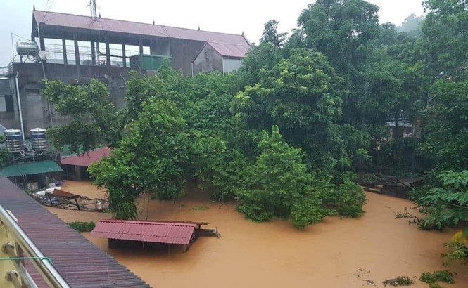 Hà Giang: Mưa lớn hàng nghìn ngôi nhà, ô tô chìm trong biển nước - ảnh 5