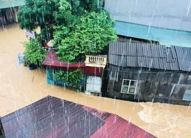 Hà Giang: Mưa lớn hàng nghìn ngôi nhà, ô tô chìm trong biển nước - ảnh 4