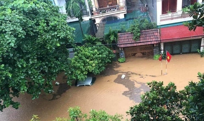 Hà Giang: Mưa lớn hàng nghìn ngôi nhà, ô tô chìm trong biển nước - ảnh 6