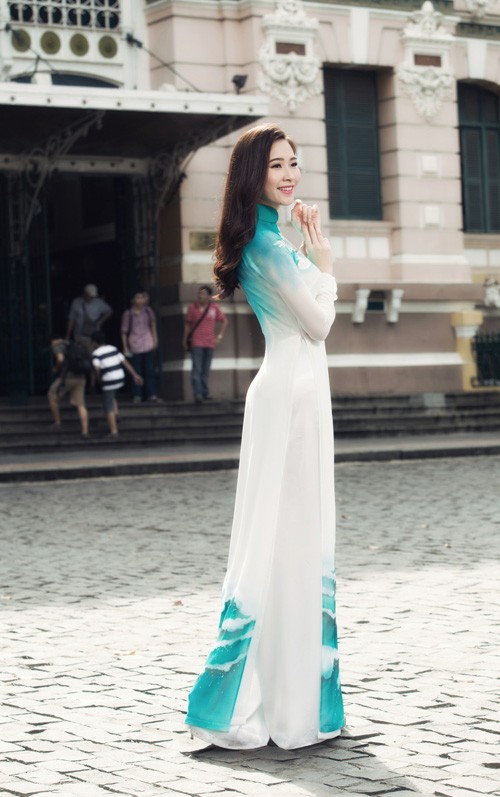 Đặng Thu Thảo tha thướt áo dài trên phố - ảnh 4