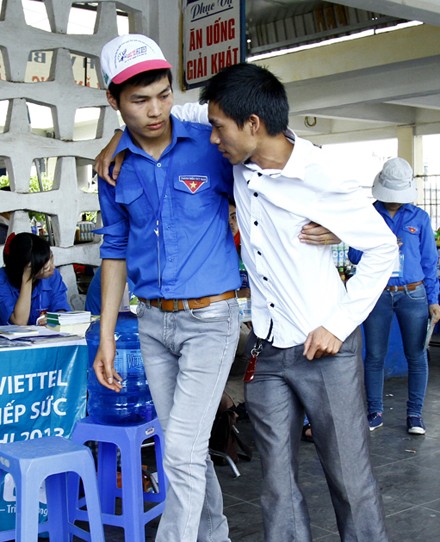 Hà Nội và Đà Nẵng xuất quân tiếp sức mùa thi - ảnh 1