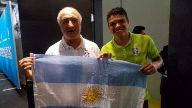 Brasil thua vì Scolari cầm cờ… Argentina trước trận - ảnh 1