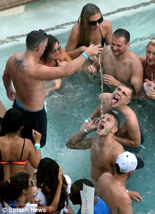 Ngôi sao tuyển Anh thác loạn ở Las Vegas - ảnh 5