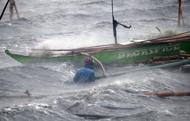 Ảnh: Philippines tan hoang vì bão Thần Sấm - ảnh 10