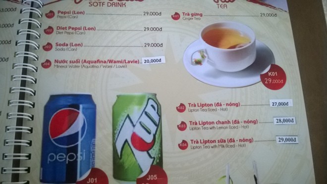 Cận cảnh giá mì gói, trà đá mới ở sân bay Tân Sơn Nhất - ảnh 5