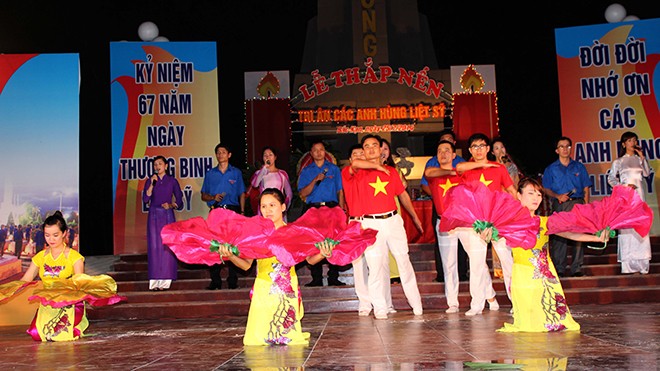 Trao quà cho cựu TNXP chống Pháp tại Cao Bằng, Bắc Kạn - ảnh 7