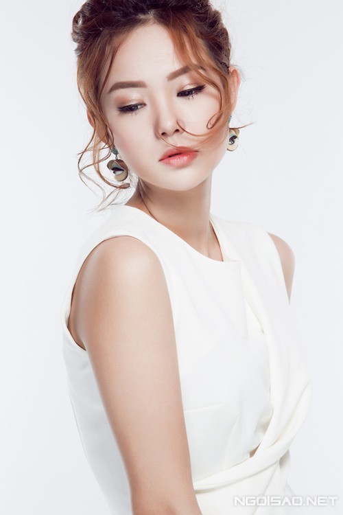 Minh Hằng gợi cảm với sắc trắng - ảnh 3