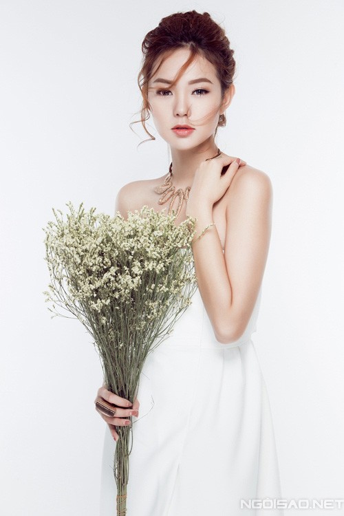 Minh Hằng gợi cảm với sắc trắng - ảnh 6