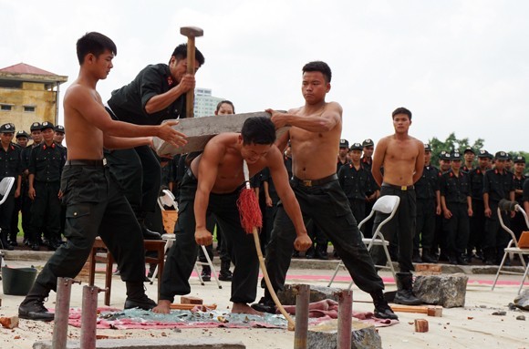 Xem đặc nhiệm Việt Nam dũng mãnh luyện công - ảnh 1