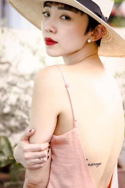 Tóc Tiên khoe vẻ mong manh với váy dây - ảnh 2