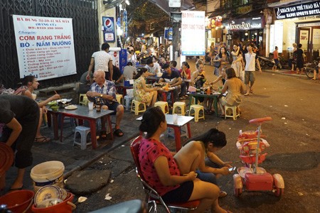 'Đặc sản' vỉa hè phố cổ - ảnh 4