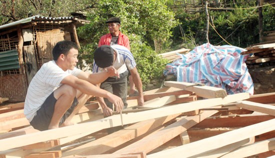 Đại gia đổ xô về 'thánh địa' Pơ Mu săn nhà cổ - ảnh 2