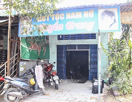 Tiệm cắt tóc bốc cháy sau tiếng cãi vã, hai người thương vong - ảnh 1