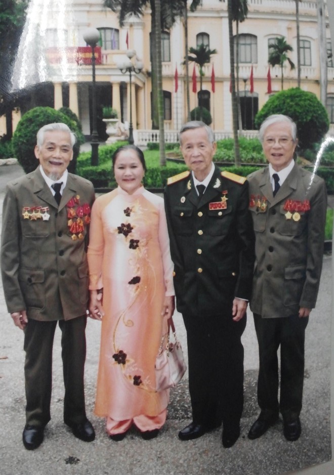 Những anh hùng phá bom - ảnh 2