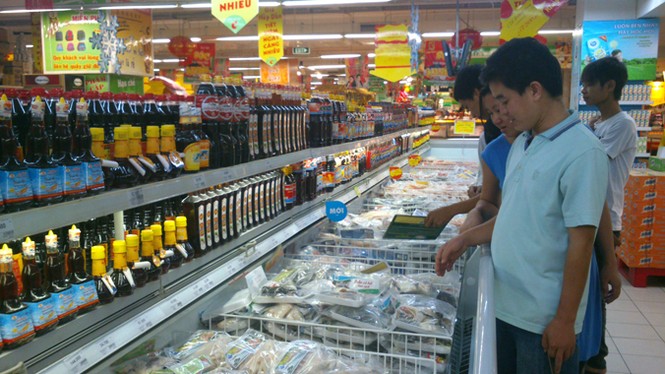 Thực phẩm giảm giá, người mua vẫn hững hờ - ảnh 1