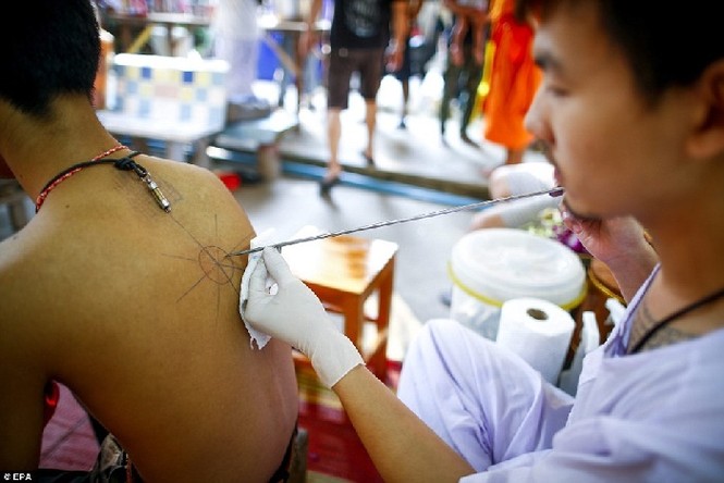 Cận cảnh lễ hội xăm mình linh thiêng nhất Thái Lan - ảnh 5