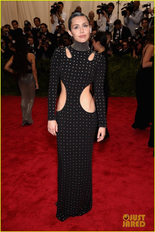 Maggie Q diện áo dài cách điệu trên thảm đỏ Met Gala - ảnh 15