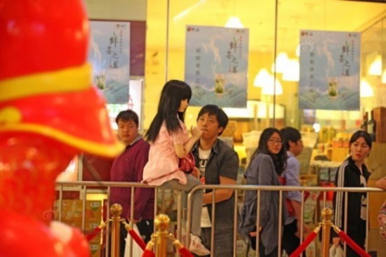 Chuyện cảm động về người đàn ông 'yêu búp bê như con' - ảnh 3