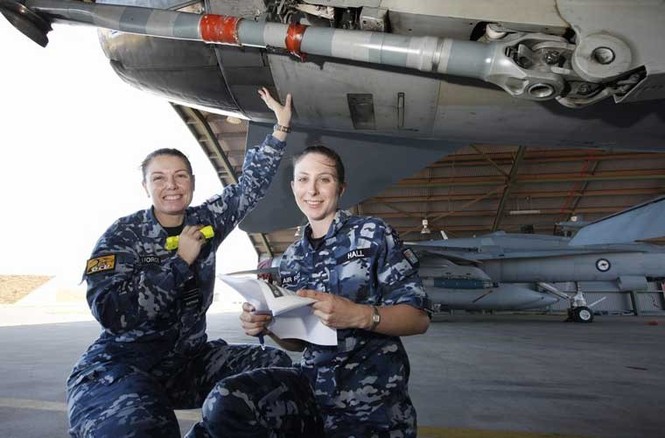 Mê mẩn vẻ đẹp của nữ binh sĩ Không quân Australia - ảnh 3