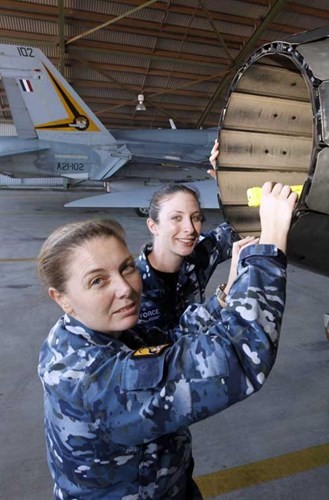 Mê mẩn vẻ đẹp của nữ binh sĩ Không quân Australia - ảnh 5
