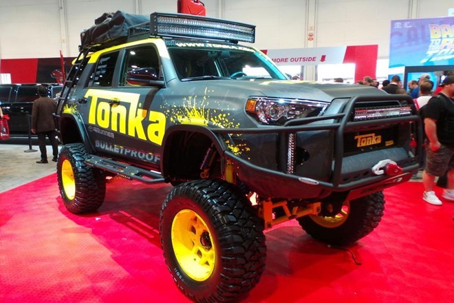 Tròn mắt trước 10 xe độ lạ nhất tại SEMA 2015 - ảnh 2