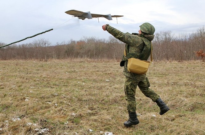 Tận mặt UAV trinh sát 'nhỏ mà có võ' của Nga - ảnh 12