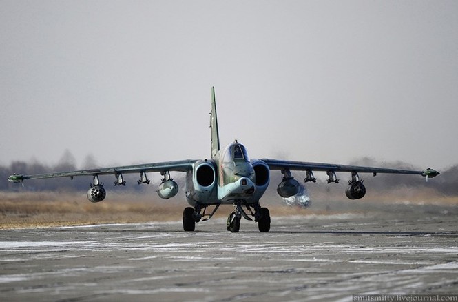 Mãn nhãn máy bay cường kích Su-25SM xuất kích ồ ạt - ảnh 11