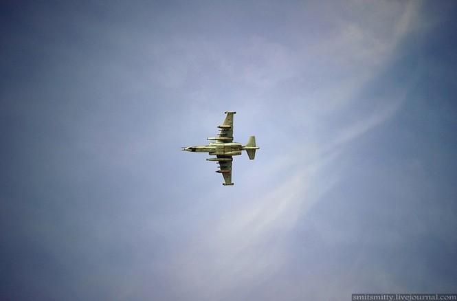 Mãn nhãn máy bay cường kích Su-25SM xuất kích ồ ạt - ảnh 14