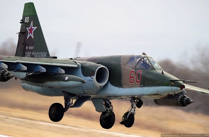 Mãn nhãn máy bay cường kích Su-25SM xuất kích ồ ạt - ảnh 15