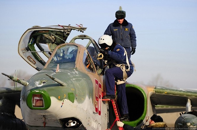 Mãn nhãn máy bay cường kích Su-25SM xuất kích ồ ạt - ảnh 3