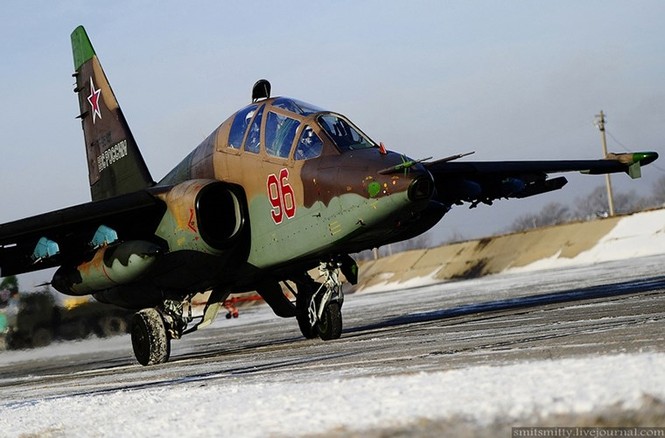 Mãn nhãn máy bay cường kích Su-25SM xuất kích ồ ạt - ảnh 7