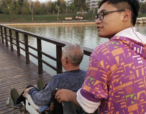 Cậu sinh viên đưa bố bị liệt vào ở cùng ký túc xá - ảnh 5