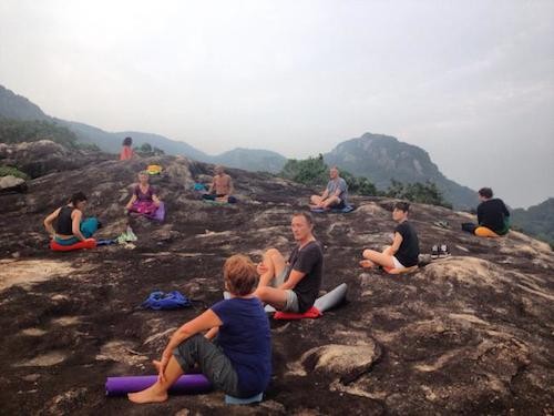 Yoga trong khu rừng đầy thú dữ ở Sri Lanka - ảnh 3