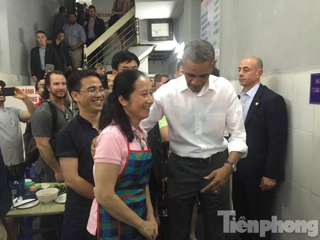 Ông Obama thưởng thức bún chả Hà Nội - ảnh 17