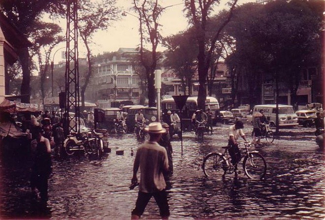 ngập ở sài gòn - ảnh 6
