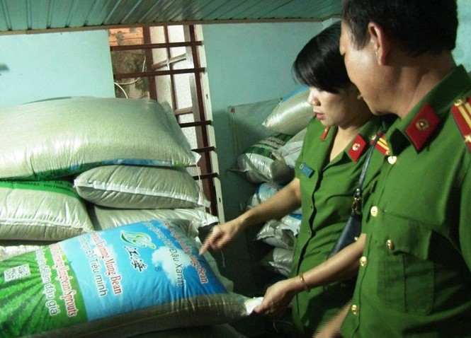 Phát hiện cơ sở sản xuất giá đỗ dùng chất tăng trưởng lạ - ảnh 2