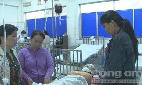 Sập lò gạch, 6 người bị thương vì ngã từ trên cao - ảnh 1