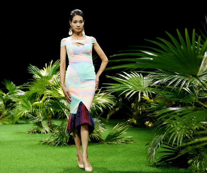 Vietnam Fashion Week: Xanh mướt xuân hè châu Á nhiệt đới mới - ảnh 7
