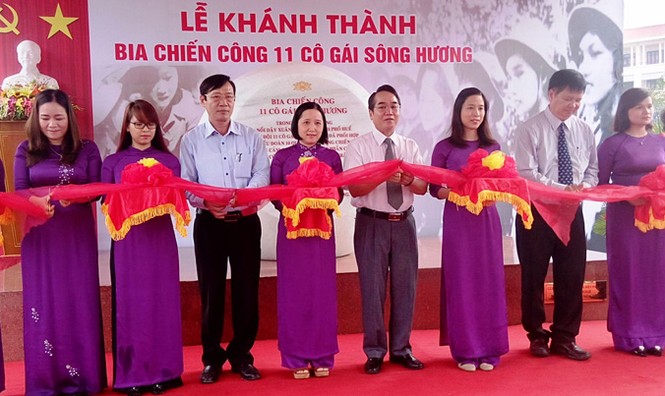 Dựng bia chiến công 11 cô gái sông Hương anh hùng - ảnh 1